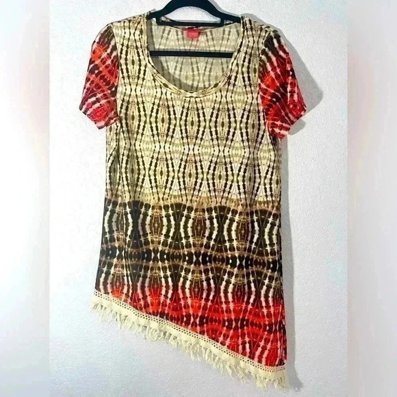 Sunny Leigh Tops - Sunny Leigh Womens Size Medium Asymmetrical Diamond Design Fringe Hem Top